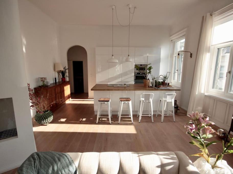 Designer Flat, Fully Furnished & Sunny * Wien