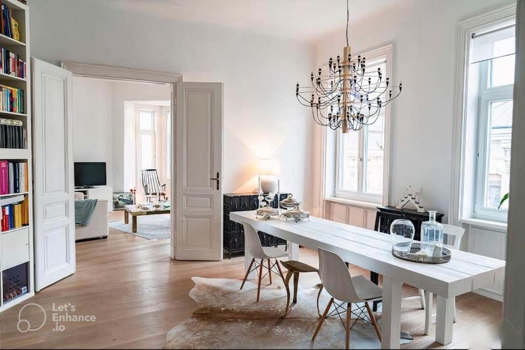 Designer Flat, Fully Furnished & Sunny * Wien