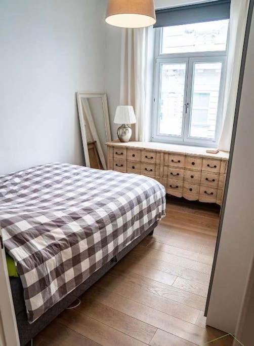 Designer Flat, Fully Furnished & Sunny * Wien