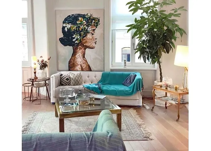 Designer Flat, Fully Furnished & Sunny